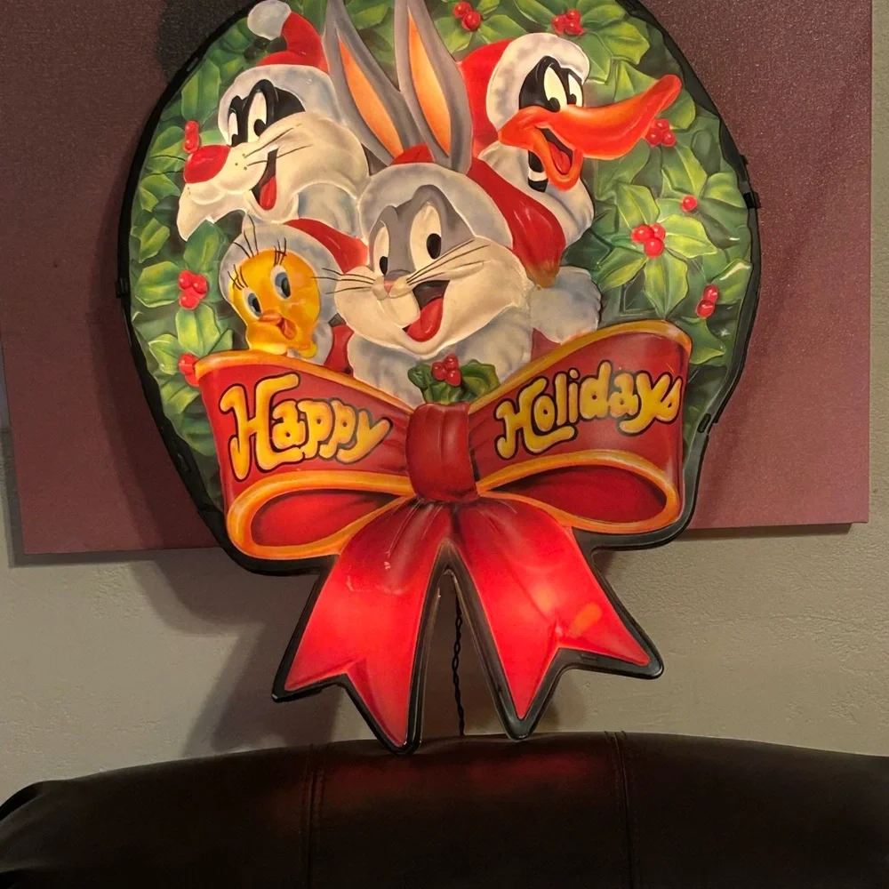 Looney Tunes Mania celebrate season